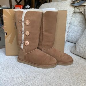 UGG Triple button Bailey boots